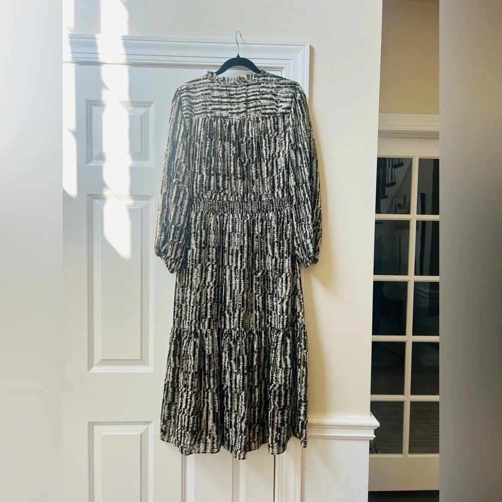 Donna Morgan Black and White Patterned Long Sleeve Dress - Picture 12 of 12